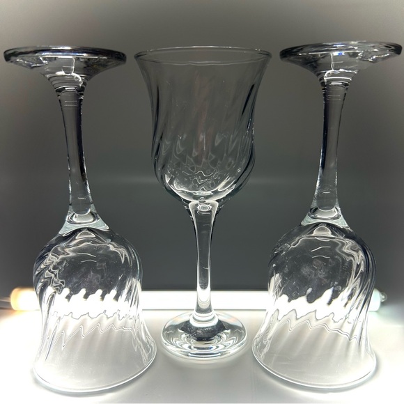 Set of Four Crystal Wine Glasses Block Crystal Tulip Design - Picture 4 of 8